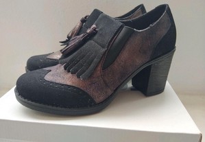 Sapatos pretos, muito elegantes - Tamanho 37 - Novos!