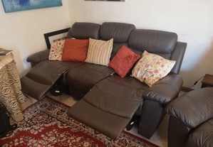 Conjunto de sofás reclináveis em pele