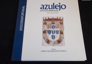 Livro Azulejo 5 séculos em Portugal com selos CTT