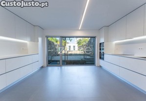 Moradia T3+1 - Com Terraço E Garagem - Antas -...