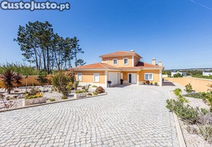 Casa / Villa T4 em Nadadouro de 228 m²