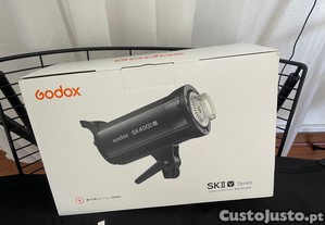 Flash de Estúdio Godox SK400II-V (400Ws) - Novo na Caixa