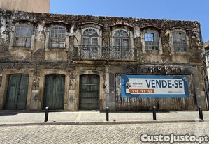Prédio em Peso da Régua e Godim de 1092,00 m²