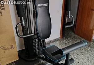 Máquina musculação