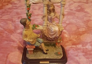 Estátua em Marfinite Casal de Namorados Anos 80
