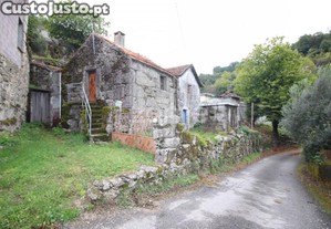 Transforme Esta Casa Em Pedra Num Refúgio Único...