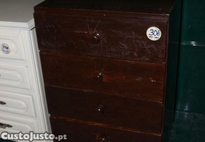 Mesa de Cabeceira em Madeira