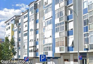 Apartamento de tipologia t2 , localizado na mina de água-amadora.