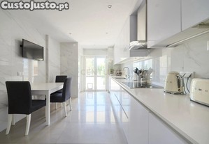 Apartamento T3 | com 2 suítes em Condomínio na Quinta da Beloura