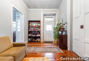 Prédio Com Habitação, Serviços E Garagem -...