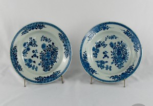 Par de Pratos fundos Porcelana da China, Período Qianlong, séc. XVIII