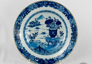 Prato fundo Porcelana da China, Azul e Branco, Período Qianlong, séc. XVIII