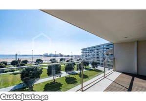 Apartamento T4 Em Matosinhos Com Vistas De Mar