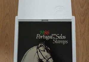 Livro Portugal em Selos 1986. Novo e Completo.