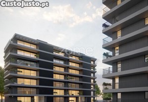 Apartamento T3 Direito No Piso 4G C/ 171M² -...