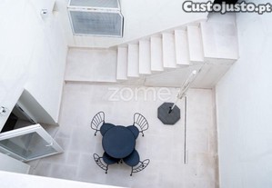 Casa Pátio T2+2 À Fonte Da Vila No Centro...