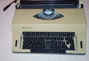 Máquina de escrever Rover 7000