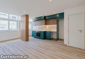 T2 Totalmente Remodelado no Centro da Cidade   Zona Nobre de Montalv�o
