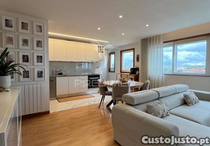 T2 renovado com vista mar | último andar | condominio fechado