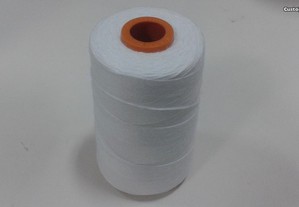 Cones de linha para coser sacos