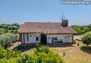 Moradia T3+3 Com Piscina E Área De Lazer |...