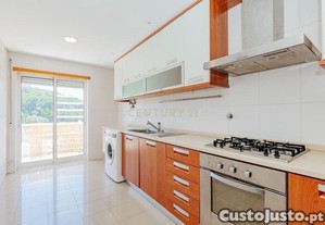 Apartamento T2 em Odivelas com Box e Varanda