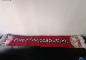 Cachecol Força Seleção 2004 com publicidade da cerveja Sagres