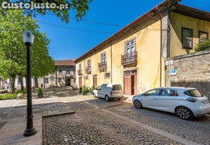 Moradia T7no Centro Histórico Em Guimarães