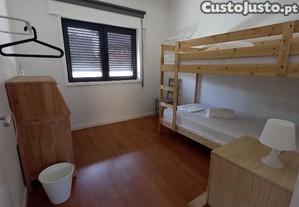 Quartos estudantes/profissionais da área académica/saúde