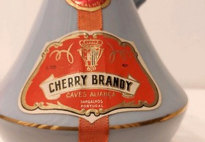 Cherry Brandy Caves Aliança