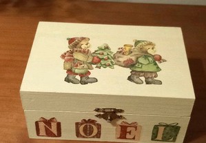 Caixa em madeira com motivos de Natal