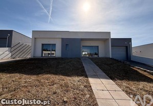 Moradia térrea T4 em Leiria, Pousos, Barreira e Cortes de 157,16 m²