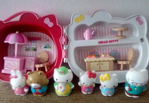 Hello Kitty Malinha com brinquedos
