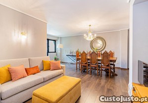 T4 convertido em T3 com 121 m² de área privativa e 20m² de área dependente, sito na Rua Professor Machado Vilela   Espaço, Luz e