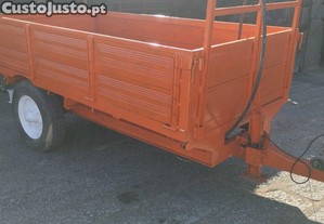 Reboque de trator
