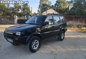 Nissan Terrano 2.7 TD 100cv - 97