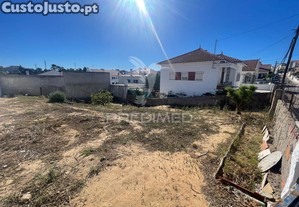 Terreno à na rua antónio assunção sobreda