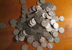 339 moedas de 5$00 (cupro-niquel) de vários anos