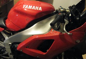 Yamaha R1 para Peças