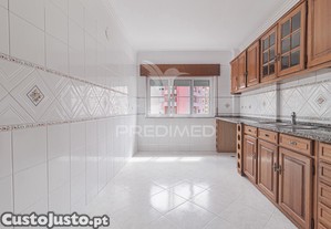 Apartamento t3 c/ parqueamento em santa marta do pinhal