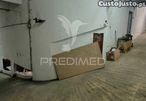 Garagem com 256m² no centro de vila nova de gaia