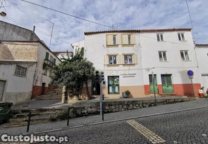 Moradia T3 com Alvará para Negócio