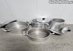 Tachos, cafeteira e fervedor