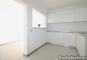 Apartamento T3 Mobilado E Equipado Celas