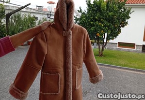 Kispo menina 6-7 anos em pele (antilope) com forro peludo