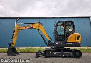 Mini escavadora giratria ano 2025 com 6050kg