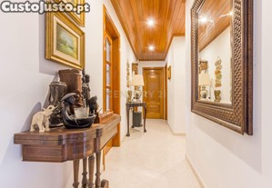 Apartamento T2 em Montijo com Varanda e Boa Exposi��o Solar