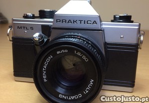 Elegante cmara vintage, modelo Praktica MTL5 de 35 mm