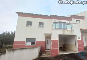Casa tradicional T3 em Santa Bárbara de 195,00 m²