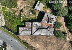 Moradia Centenária T4 Em Midões, Barcelos.